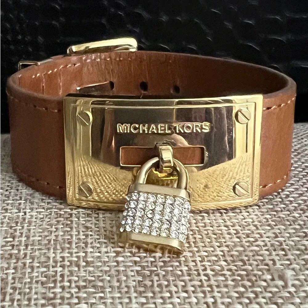 Michael Kors Brown Leather Gold Padlock Crystal Cuff Bracelet Size Medium Preppy